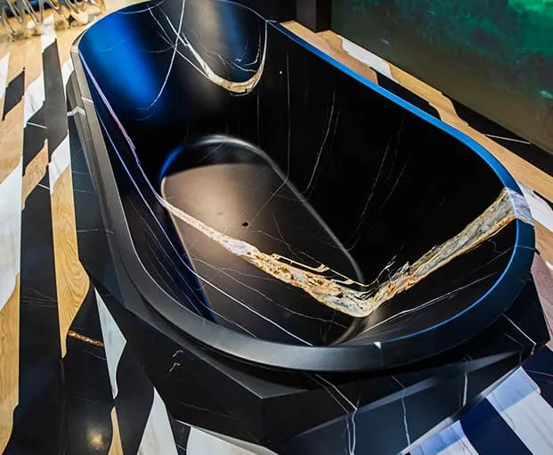 Diamond Bathtub, interior with golden vein